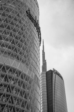 Milano, Gae Aulenti - Canon EOS 5D Mk2 Immagine Gae Aulenti